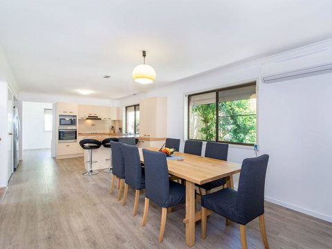 Island Homestay - Hotels Melbourne 10