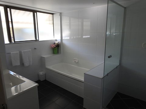 Placid Waters Holiday Apartments - Hotels Melbourne 10