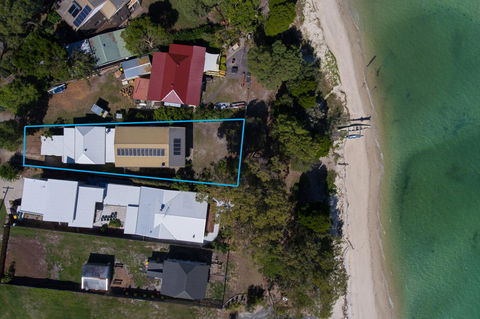 Bribie Beach House - Hotels Melbourne 2