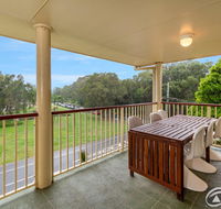 Immaculate Spacious Second Floor Unit Overlooking Pristine Parklands - Hotels Melbourne