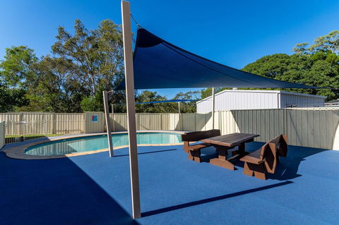 Waterviews,Pool, Wifi Its All Here !- Welsby Pde, Bongaree - Hotels Melbourne 17