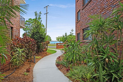 Waterviews,Pool, Wifi Its All Here !- Welsby Pde, Bongaree - Hotels Melbourne 15