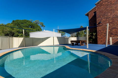 Waterviews,Pool, Wifi Its All Here !- Welsby Pde, Bongaree - Hotels Melbourne 13