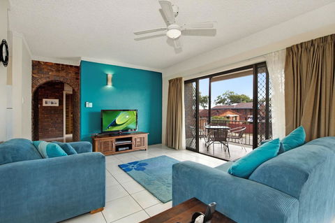 Waterviews,Pool, Wifi Its All Here !- Welsby Pde, Bongaree - Hotels Melbourne 11