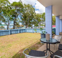 Charm and Comfort in this Ground floor unit with water views Welsby Pde Bongaree - Hotels Melbourne