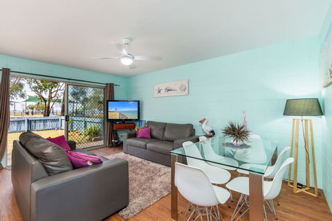 Charm And Comfort In This Ground Floor Unit With Water Views! Welsby Pde, Bongaree - Hotels Melbourne 14