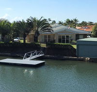 Ground floor family unit on the canal with free WIFI - Hotels Melbourne