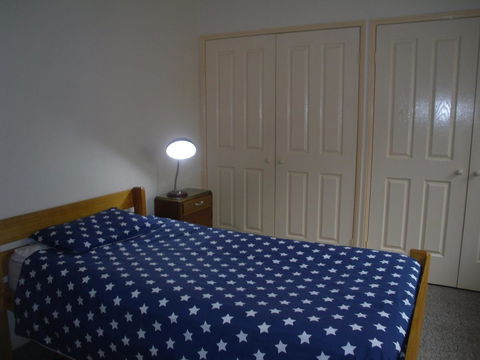 Ground Floor, Family Unit On The Canal With Free WIFI! - Hotels Melbourne 14