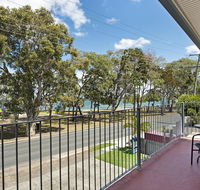 First floor unit close to shops park and waterfront - Hotels Melbourne