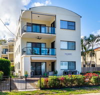 Waterfront views from private rooftop balcony - Bayview South Esp Bongaree - Hotels Melbourne