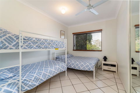 Waterfront Views From Private Rooftop Balcony - Bayview South Esp, Bongaree - Hotels Melbourne 14