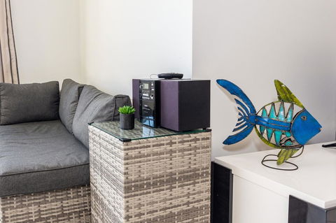 Waterfront Views From Private Rooftop Balcony - Bayview South Esp, Bongaree - Hotels Melbourne 7