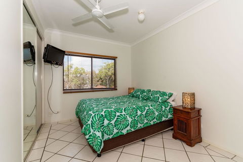 Waterfront Views From Private Rooftop Balcony - Bayview South Esp, Bongaree - Hotels Melbourne 11