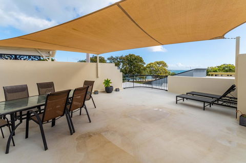 Waterfront Views From Private Rooftop Balcony - Bayview South Esp, Bongaree - Hotels Melbourne 2