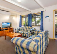 Pet Friendly Cottage in the Heart of Bribie - Wirraway St Bongaree - Hotels Melbourne