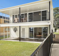 Waterfront Retreat with room for a boat - Welsby Pde Bongaree - Hotels Melbourne