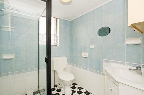 Huge Top Floor Unit Across The Road....Waterfront!! - Hotels Melbourne 9