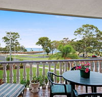 Huge top floor unit across the road....Waterfront - Hotels Melbourne
