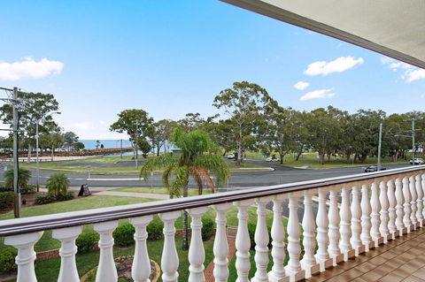 Huge Top Floor Unit Across The Road....Waterfront!! - Hotels Melbourne 14
