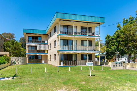Water Views - Top Floor -Clearview Apartments South Esp, Bongaree - Hotels Melbourne 11