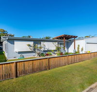 Fabulous Family Destination in Paradise Parade Bongaree - Hotels Melbourne