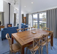 'Matilda' - Spacious  centrally located with great lake views - Hotels Melbourne