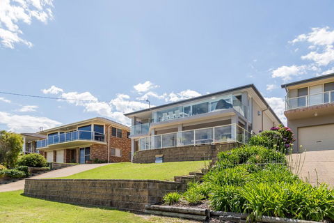 'Salt & Light' Mollymook - Hotels Melbourne 1