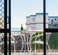 1 'BAHIA' 47 RONALD AVE - GREAT LOCATION WITH FILTERED WATER VIEWS - Hotels Melbourne