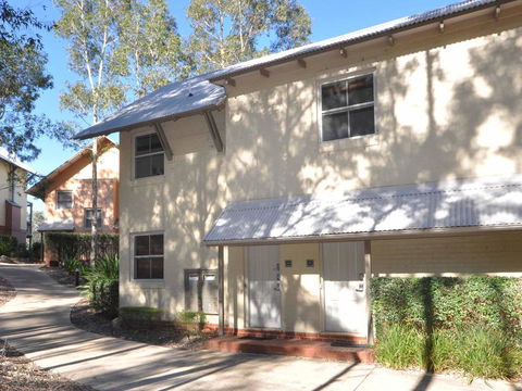 1 Bedroom Executive Villa Located Within Cypress Lakes - Hotels Melbourne 3