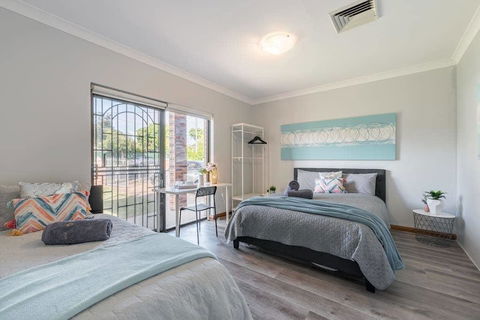 1 Private Double & 1 King Single Room - 2beds In Berala 1 Minute From Train Station - SHAREHOUSE - Hotels Melbourne 0