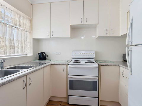 10 'Teramby Court' 104 Magnus Street - In Nelson Bay CBD With Water Views And WIFI - Hotels Melbourne 1