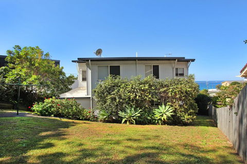 10 Barra Crescent, Coolum Beach, 500 BOND, WIFI, Walking Distance To Beach - Hotels Melbourne 1