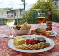 100 Cooloola Drive - Hotels Melbourne