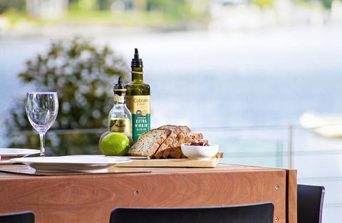 103 Noosa Parade - Hotels Melbourne 2