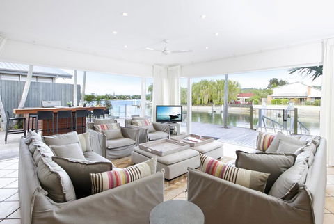103 Noosa Parade - Hotels Melbourne 3