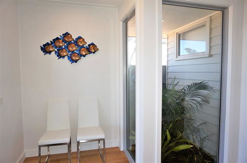 108 Madaffari Drive - Caretta - Luxurious Marina Home With A Spa And Free WiFi - Hotels Melbourne 3