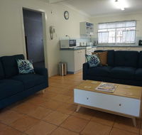 11 Bomburra Court - Rainbow Beach Comfortable Beach House Plenty of boat parking - Hotels Melbourne