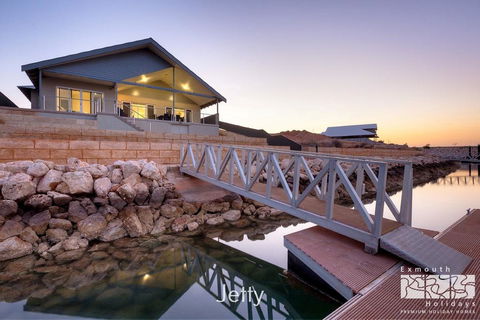 11 Kestrel Place - PRIVATE JETTY - Hotels Melbourne 1