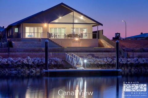 11 Kestrel Place - PRIVATE JETTY - Hotels Melbourne 0