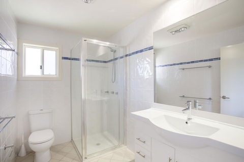 11 Riley St - Stylishly Modern - Hotels Melbourne 2