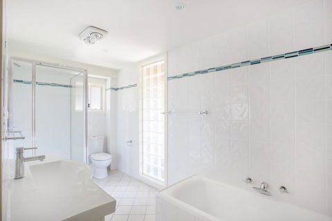 11 Riley St - Stylishly Modern - Hotels Melbourne 1