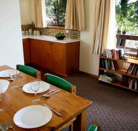 11 Townsend Street Jindabyne - Hotels Melbourne