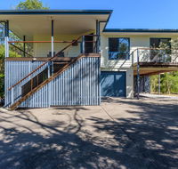 12 Ibis Court - Highset beach house with natural bushland gardens and covered decks - Hotels Melbourne