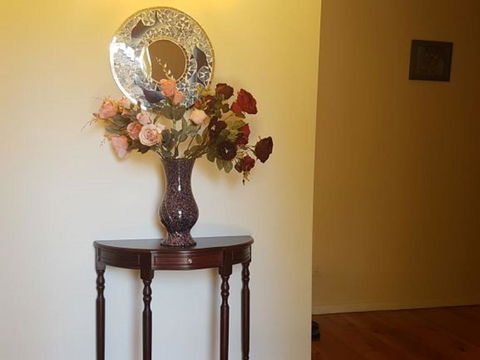 14 Bunker Crescent - Hotels Melbourne 1