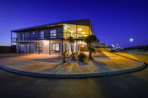 16 Crevalle Way - Fantastic House With Gulf Views - Hotels Melbourne 1