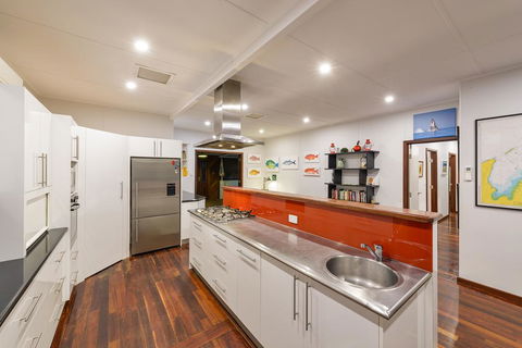 17 Ningaloo Street - Ultimate Exmouth Lifestyle - Pet-Friendly Holiday Home With A Pool - Hotels Melbourne 3
