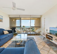 2 Bedroom Top Floor Unit - Ocean Views and Pool - Hotels Melbourne