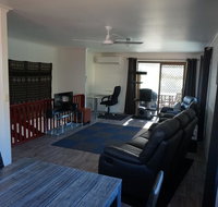 2-29 Rumbalara Avenue - Rainbow Beach Bring your dog or your cat or bring both Free Wi-Fi - Hotels Melbourne