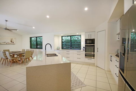 20 Avalon Street Coolum Beach - Pets Welcome - New Listing - Hotels Melbourne 3