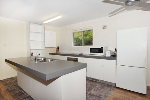 20 Scrub Road, Coolum Beach - Pet Friendly, Linen Included - Hotels Melbourne 2